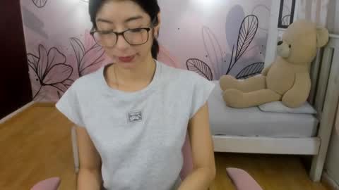 Snapshot of mia_vanucci chatting on 2, 2, 2025 Mia Vanucci online show from 2, 2, 2025