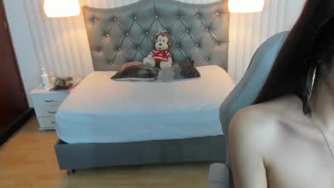 Snapshot of mia_vanucci chatting on 5, 3, 2025 Mia Vanucci online show from 5, 3, 2025