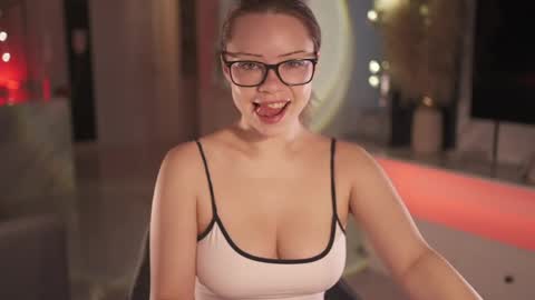 VixenMia online show from 19, 5, 2026