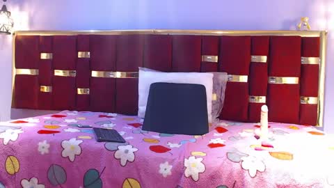 mia_wetts online show from 12, 9, 2025