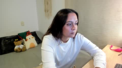 Mia   online show from 24, 12, 2024