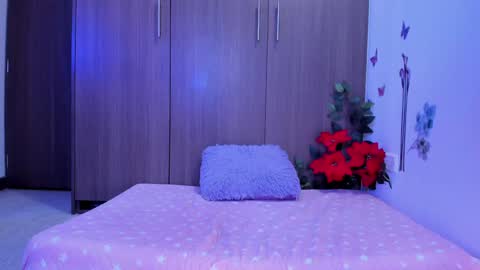 Snapshot of miaa_06 chatting on 10, 12, 2024 mia nicolle online show from 10, 12, 2024