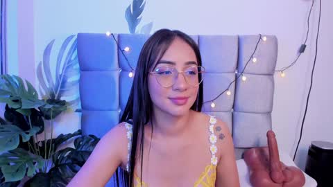 Snapshot of miaa_06 chatting on 7, 2, 2025 mia nicolle online show from 7, 2, 2025