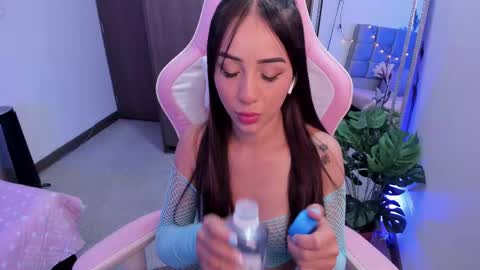 Snapshot of miaa_06 chatting on 19, 2, 2025 mia nicolle online show from 19, 2, 2025