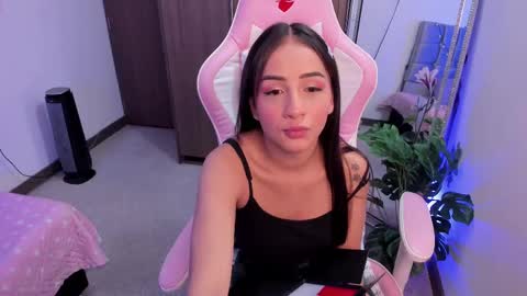 Snapshot of miaa_06 chatting on 25, 2, 2025 mia nicolle online show from 25, 2, 2025