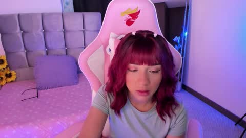 Snapshot of miaa_06 chatting on 11, 9, 2025 mia nicolle online show from 11, 9, 2025