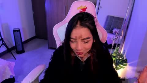 Snapshot of miaa_06 chatting on 9, 4, 2026 mia nicolle online show from 9, 4, 2026