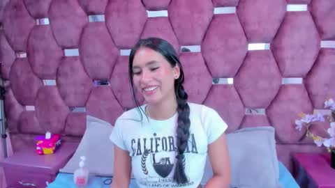 Snapshot of miaa_davis_ chatting on 6, 2, 2026 miaa_davis_ online show from 6, 2, 2026