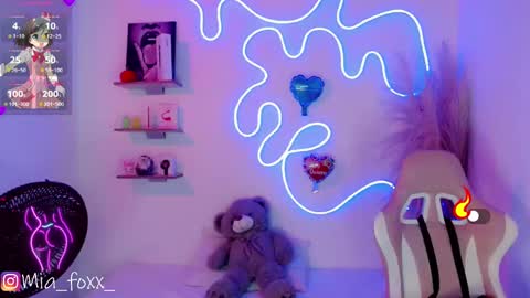 Mia online show from 19, 2, 2025