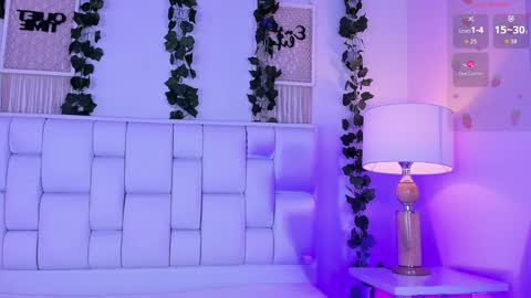 Snapshot of miaa_gh1 chatting on 7, 4, 2026 Mia online show from 7, 4, 2026