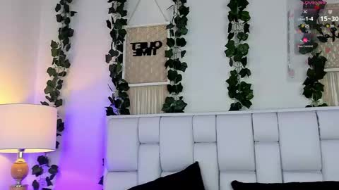 Mia online show from 5, 5, 2026