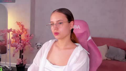 Snapshot of miaa_hill chatting on 16, 6, 2026 Mia online show from 16, 6, 2026