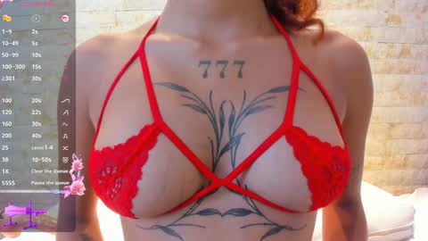 Snapshot of miaa_roldan chatting on 17, 12, 2024 Miaa online show from 17, 12, 2024