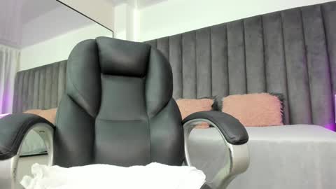Mia online show from 22, 1, 2025