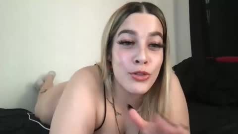 Snapshot of miaaasturbate chatting on 22, 12, 2025 Mia Moji online show from 22, 12, 2025