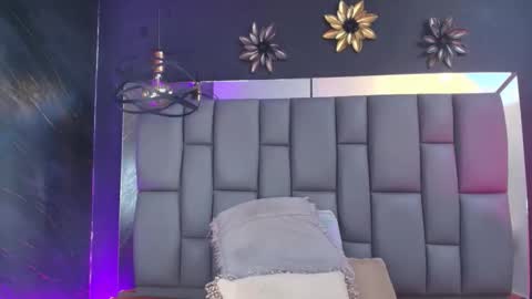 Mia online show from 7, 11, 2025