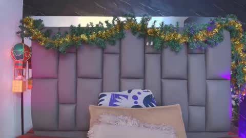 Mia online show from 5, 12, 2025