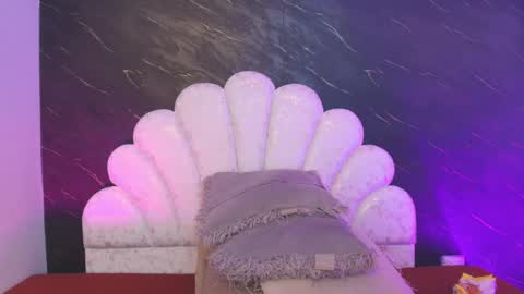 Snapshot of miaabrown__ chatting on 25, 4, 2026 Mia online show from 25, 4, 2026
