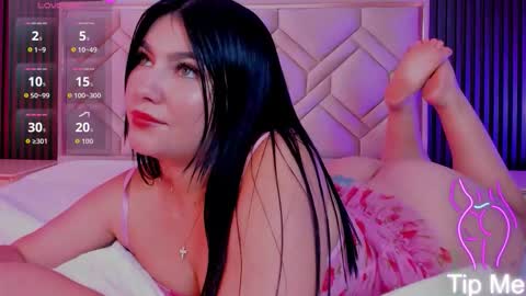 Miaa Farrel online show from 22, 9, 2025