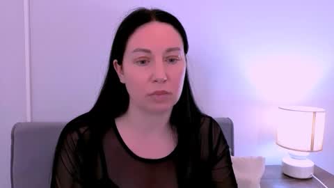 Mia online show from 6, 5, 2026