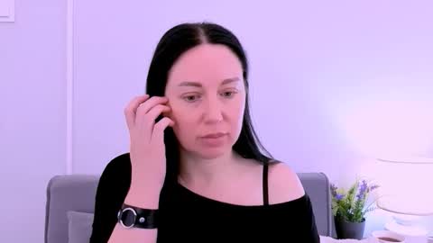 Mia online show from 12, 5, 2026
