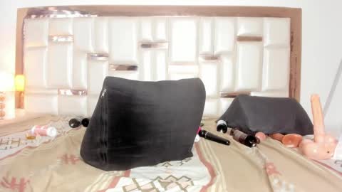 Mia  online show from 31, 12, 2024