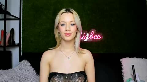 MiaBeeX online show from 17, 5, 2026