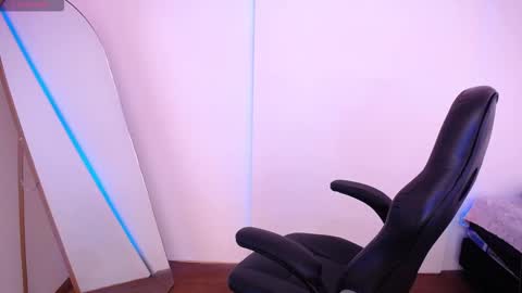 Snapshot of miablum_ chatting on 3, 2, 2026 Mia Blum online show from 3, 2, 2026