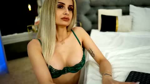 Snapshot of miacharm1 chatting on 22, 6, 2026 Mia online show from 22, 6, 2026