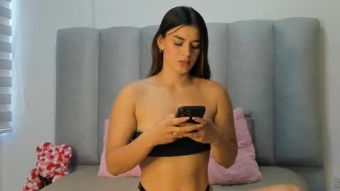 miacleark online show from 6, 11, 2025