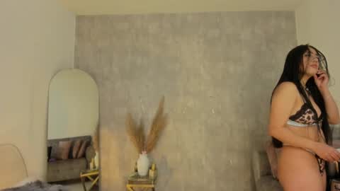 miacooper online show from 25, 1, 2025