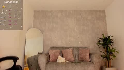 miacooper online show from 5, 12, 2025