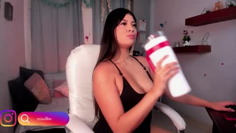 Mia online show from 28, 10, 2025