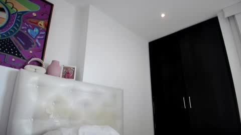 Mia online show from 8, 9, 2025