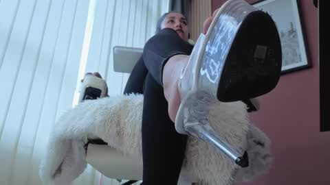 Mia Carter  Schedule 800 - 1430 gtm-5 online show from 13, 10, 2025