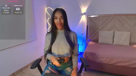 Mia online show from 3, 10, 2025