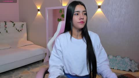 Mia Gomez online show from 13, 1, 2025