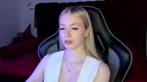 Mia online show from 6, 11, 2025