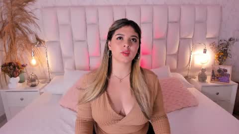 mia greys  online show from 4, 7, 2026