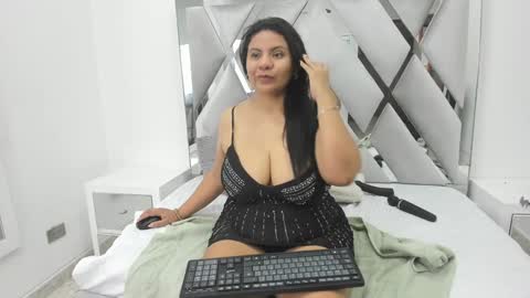 Miah Collins online show from 15, 1, 2025