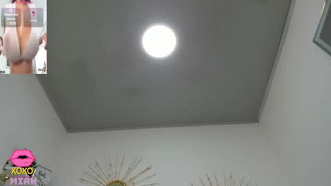 Miah Collins online show from 16, 12, 2025