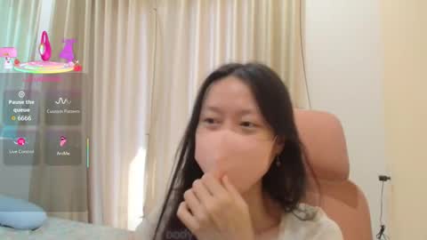 Snapshot of miahchan68 chatting on 14, 12, 2025 miahchan68 online show from 14, 12, 2025