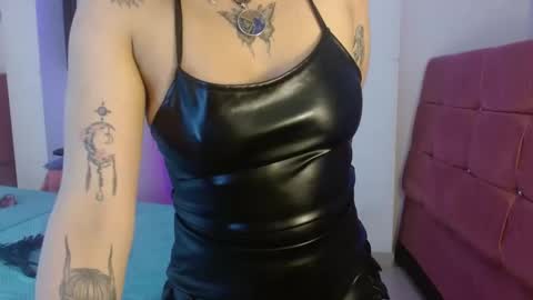 MIA VELEZ online show from 8, 1, 2025