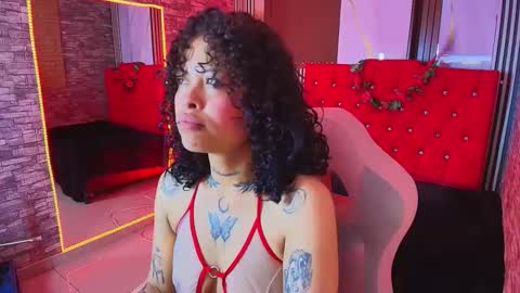 MIA VELEZ online show from 4, 11, 2025