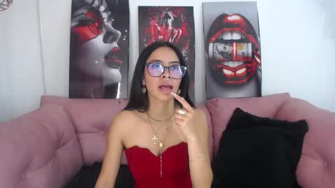miahotcs online show from 15, 5, 2026