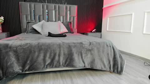 Miah  Sens online show from 22, 12, 2025