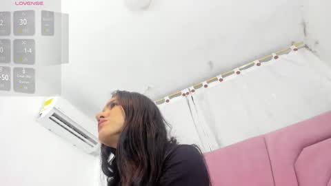 Snapshot of miajhonsonx chatting on 15, 5, 2026 miajhonsonx online show from 15, 5, 2026