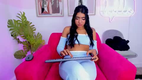 Mia Khalifa online show from 6, 11, 2025