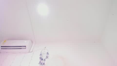 miakirshner_ online show from 10, 1, 2025