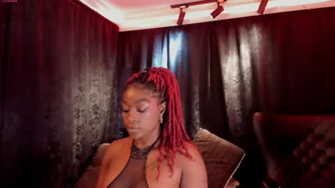 Snapshot of miaknox chatting on 6, 6, 2026 Mia online show from 6, 6, 2026